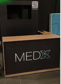 Detalhe de marcenaria de stand
